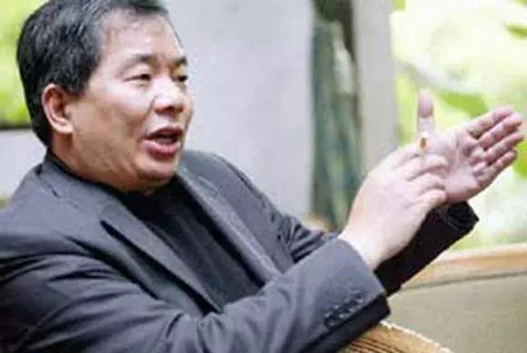 他当年敢掀“假球黑哨”桌角，这回能圆足球梦吗？