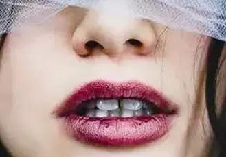 为什么喝了红酒牙齿变黑,喝红酒牙黑怎么回事