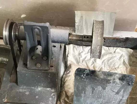 翡翠手镯从原石到成品的全过程,翡翠原石做手镯要多久