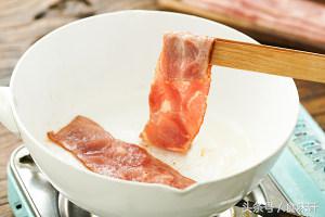 最简单的吐司卷做法,好吃到让人尖叫的吐司卷酥脆可口