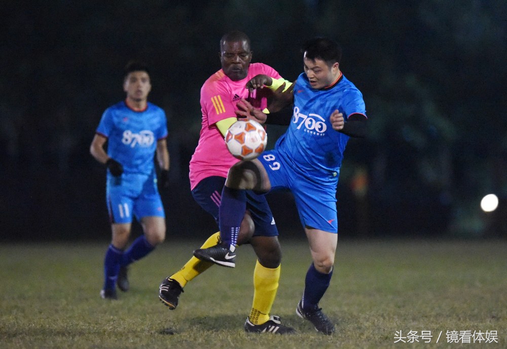 2017镜看体娱与佛山体育的50瞬间｜与巴萨球员偶遇与草根球星并肩