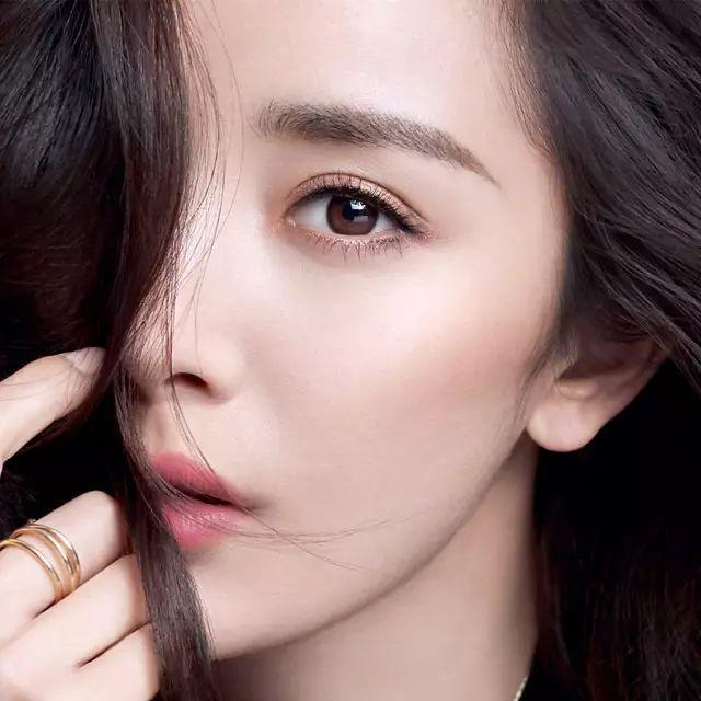 眉毛画浓了细一点会更美,眉毛画出来一边粗一边细