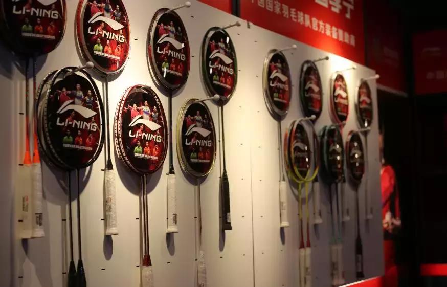 「世界冠军来啦！」李宁“国力印象”省体旗舰店扬帆起航！