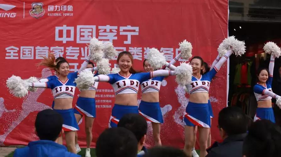 「世界冠军来啦！」李宁“国力印象”省体旗舰店扬帆起航！