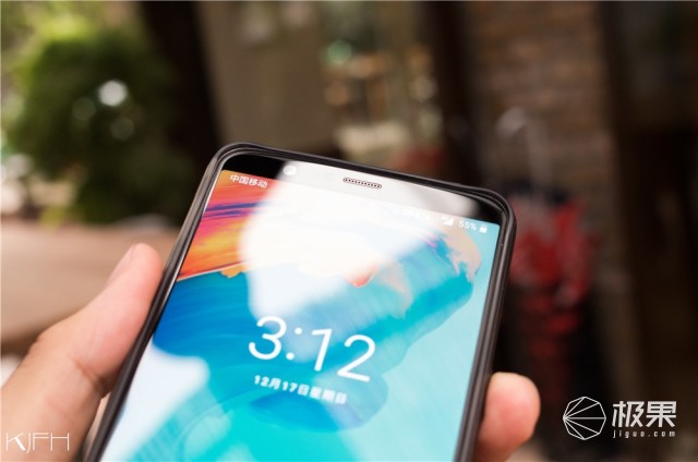 资深极客上手一加5T，顺便给你聊聊它的前世今生