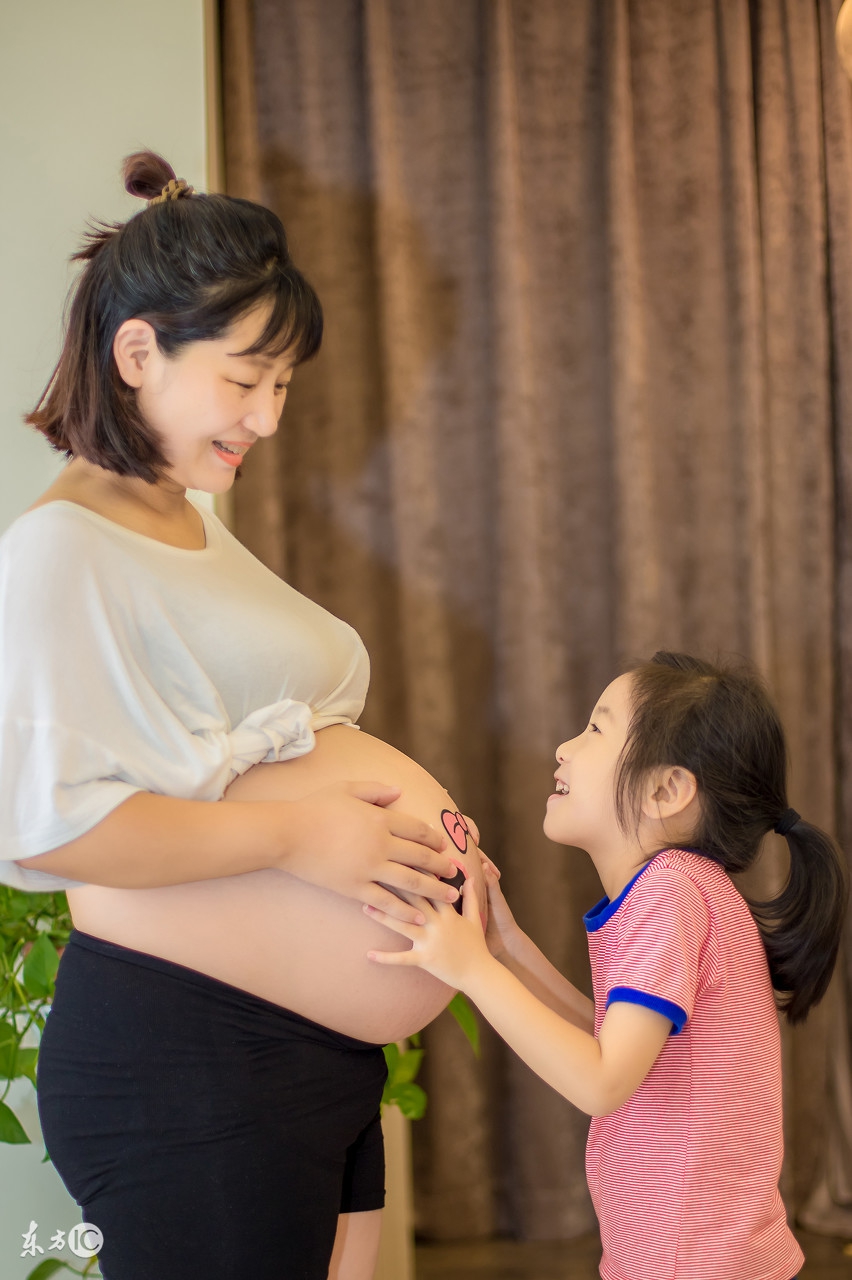 「育儿」为啥生孩子要塞球球？这还真是个大学问！