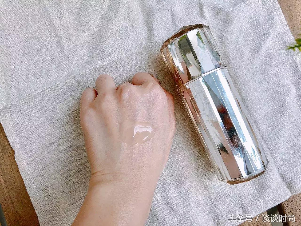 适合年轻人用的滋润提肤精华,适合敏感大油皮的大牌精华