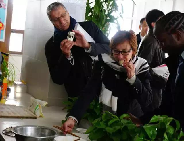 “足球竞技，相拥绿岛”——法国里昂大学代表团访问沈阳城市学院！