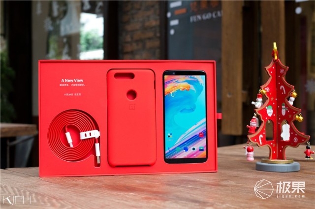 资深极客上手一加5T，顺便给你聊聊它的前世今生