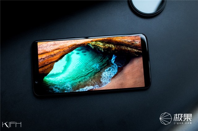 资深极客上手一加5T，顺便给你聊聊它的前世今生