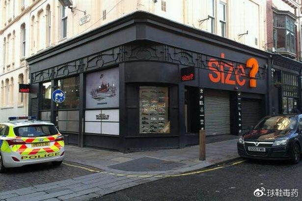 别天天盯着手机刷X宝了，是时候看看国外的这些神级鞋店了