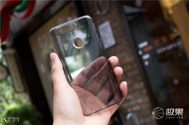 资深极客上手一加5T，顺便给你聊聊它的前世今生