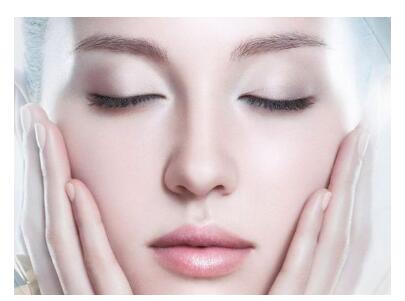 换季脸上长痘痘怎么护理,换季脸上长痘痘吃什么消炎