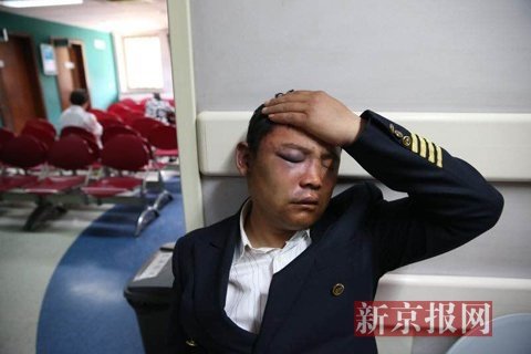 小区保安被打事件后续被判了多久,小区保安被打到派出所解决怎么说