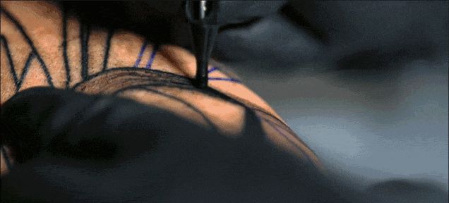 纹身的也是你，洗纹身的也是你！这些动图看完，我都替你疼……