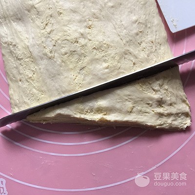 杏仁牛角酥面包做法,羊角起酥面包