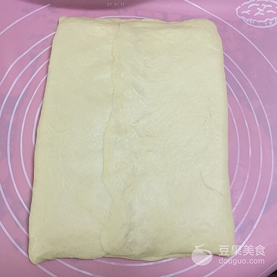 杏仁牛角酥面包做法,羊角起酥面包