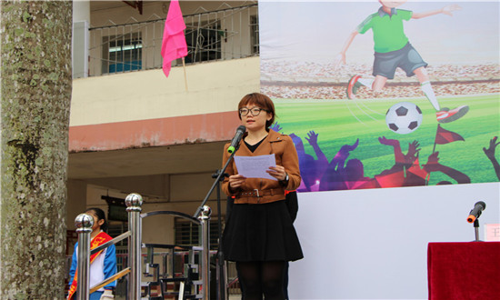 快乐足球健康成长的手抄报内容,快乐足球逐梦未来