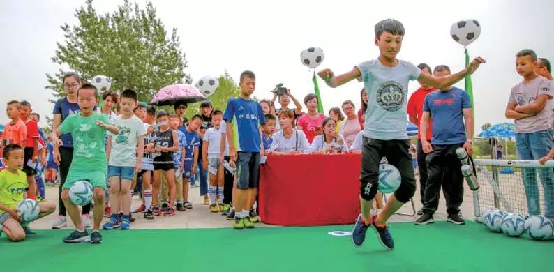 什么事情这么重要？内蒙古日报居然一下发了8个版！