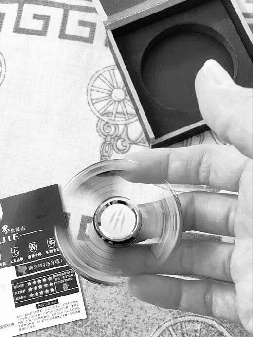 男生爱不释手的指尖陀螺,孩子玩的指尖陀螺