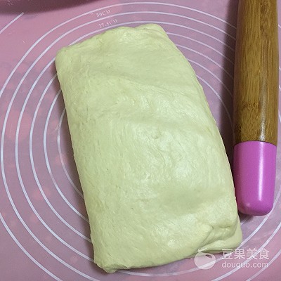 杏仁牛角酥面包做法,羊角起酥面包