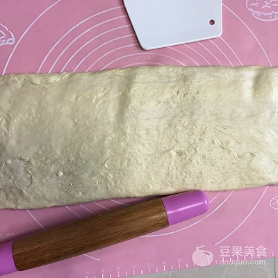 杏仁牛角酥面包做法,羊角起酥面包