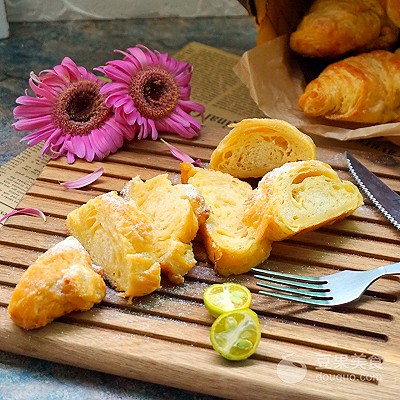 杏仁牛角酥面包做法,羊角起酥面包