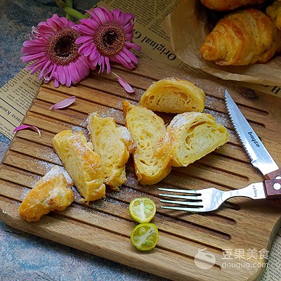 杏仁牛角酥面包做法,羊角起酥面包