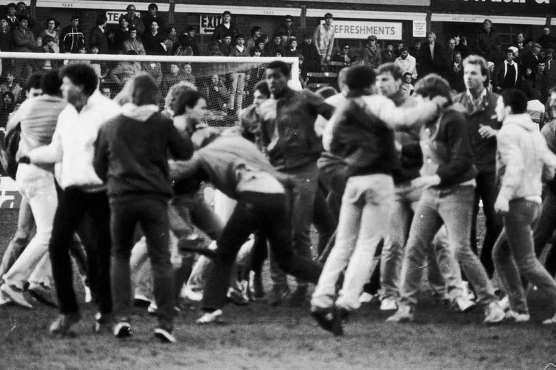 足球衫搭配什么好看,足球衫穿搭