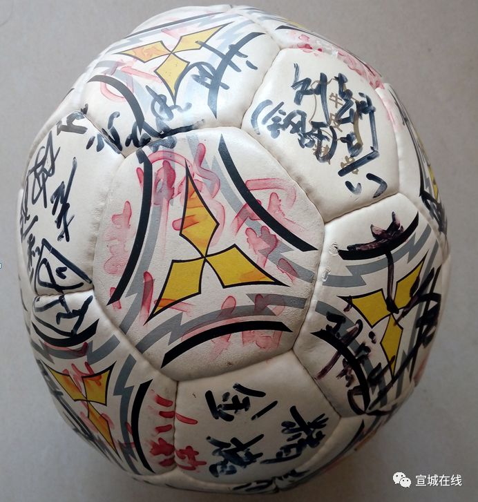 水阳一群毕业15年的同学聚会，班主任居然准备了……