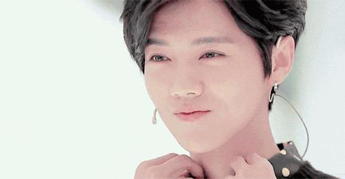 鹿晗为什么当红已成过去式,鹿晗27岁生日视频