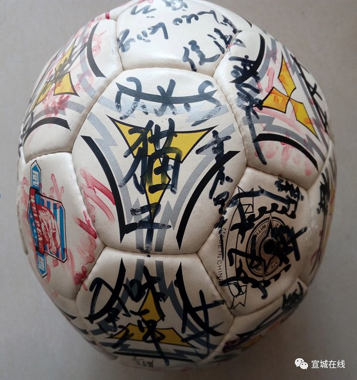 水阳一群毕业15年的同学聚会，班主任居然准备了……