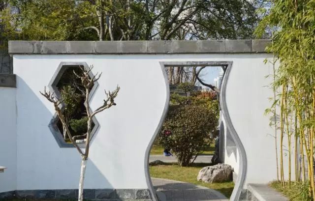 中国传统建筑门窗纹样,古建筑玉栏杆立柱上的雕刻