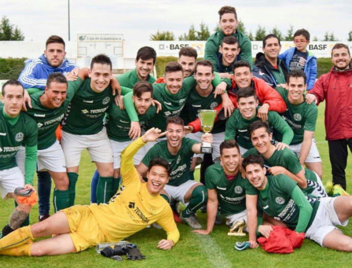 【专访①】被叫“天勾”陈钊为何掩面？李天一发小靠足球改变人生