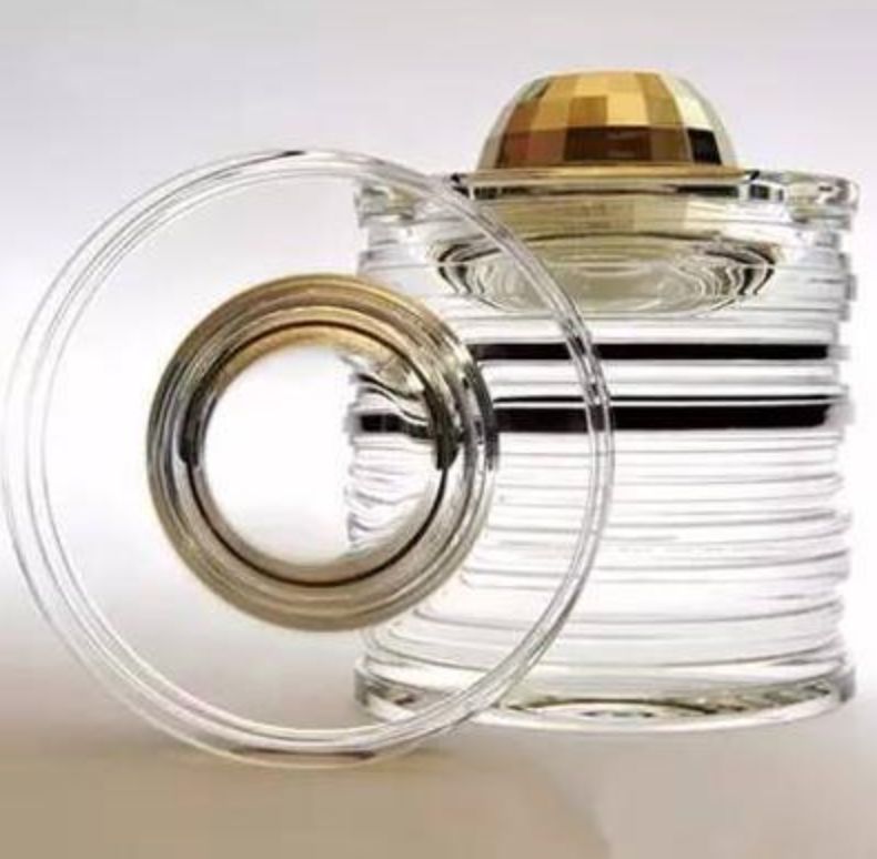 男朋友嫌弃我化妆品太贵了,男朋友觉得高级的化妆品