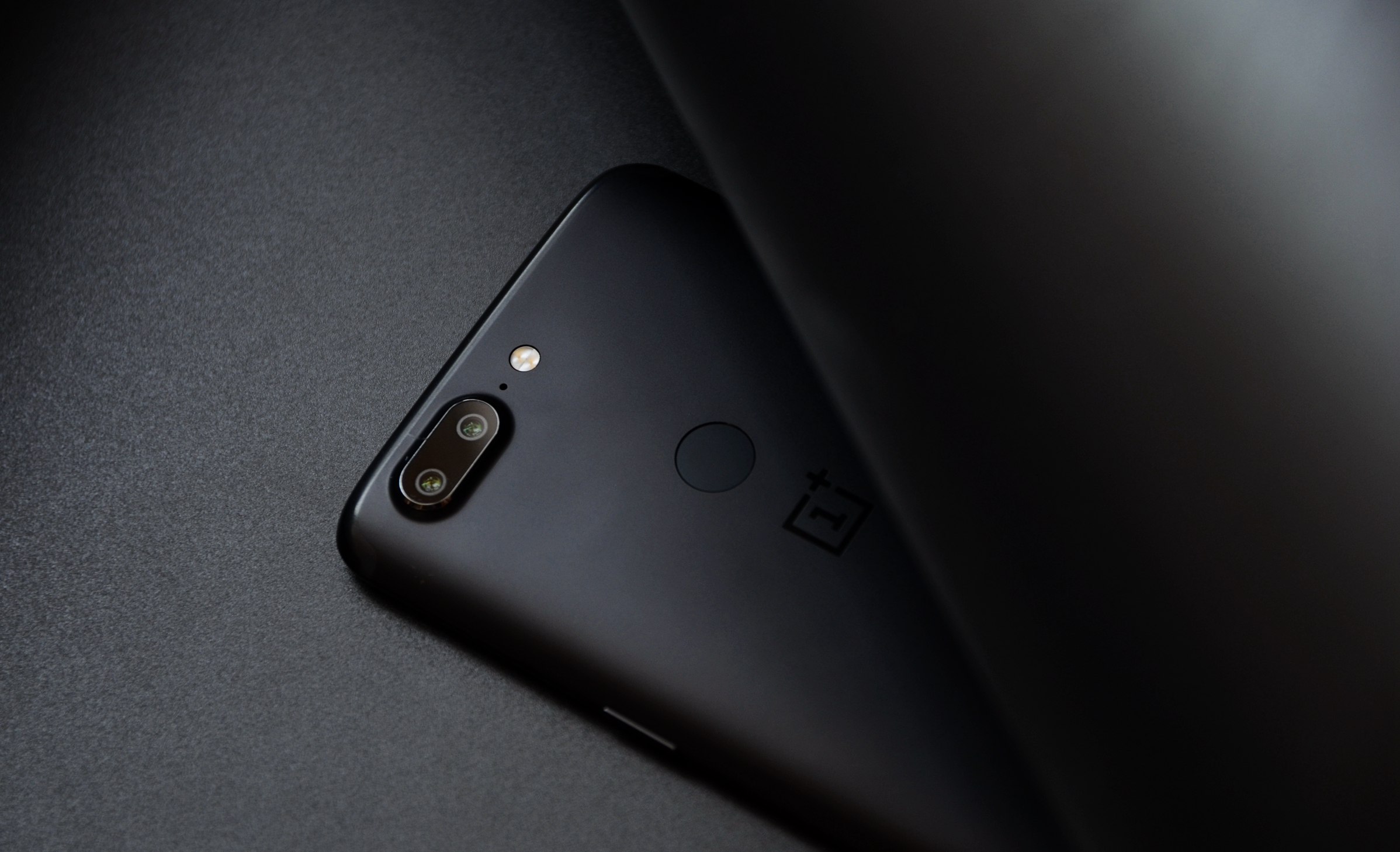 一加新旗舰手机一加5t上手体验,一加5t手机最新曝光