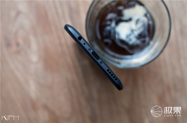 资深极客上手一加5T，顺便给你聊聊它的前世今生