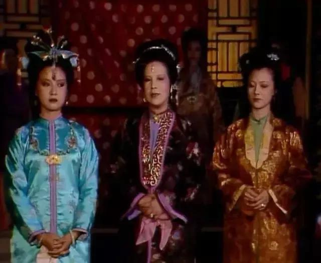 邢夫人绣春香囊是什么意思,邢夫人给王夫人香囊