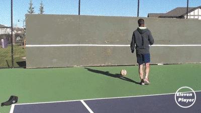 足球训练运球过人的教学,足球零基础传球训练方法