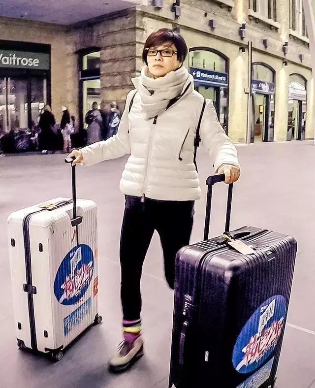 火炸天的羽绒服,rimowa新系列