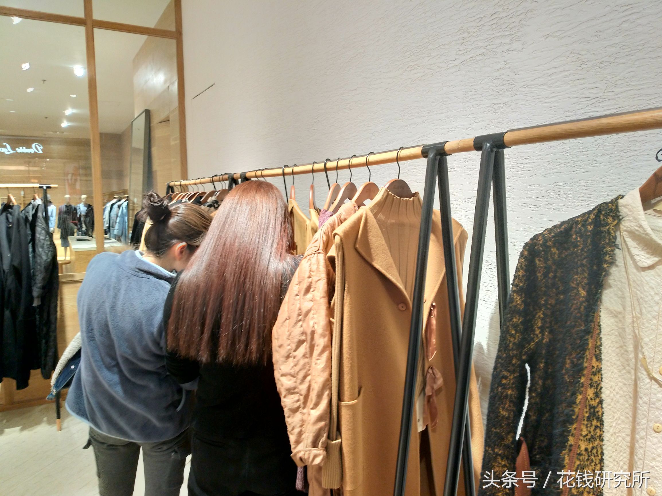 国产新款女装物美价廉,国产女装多少钱一套