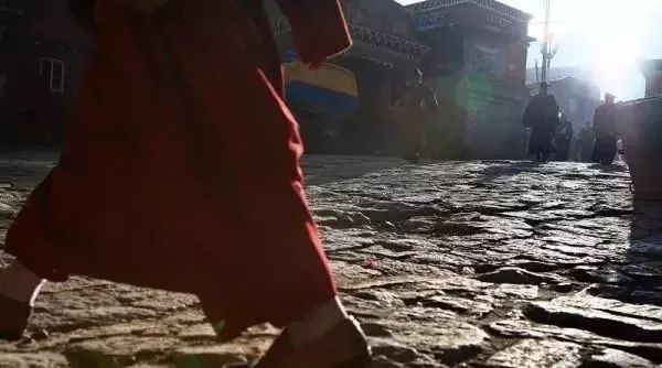 对什么人说谢谢你,对什么什么表示感谢用英语怎么说