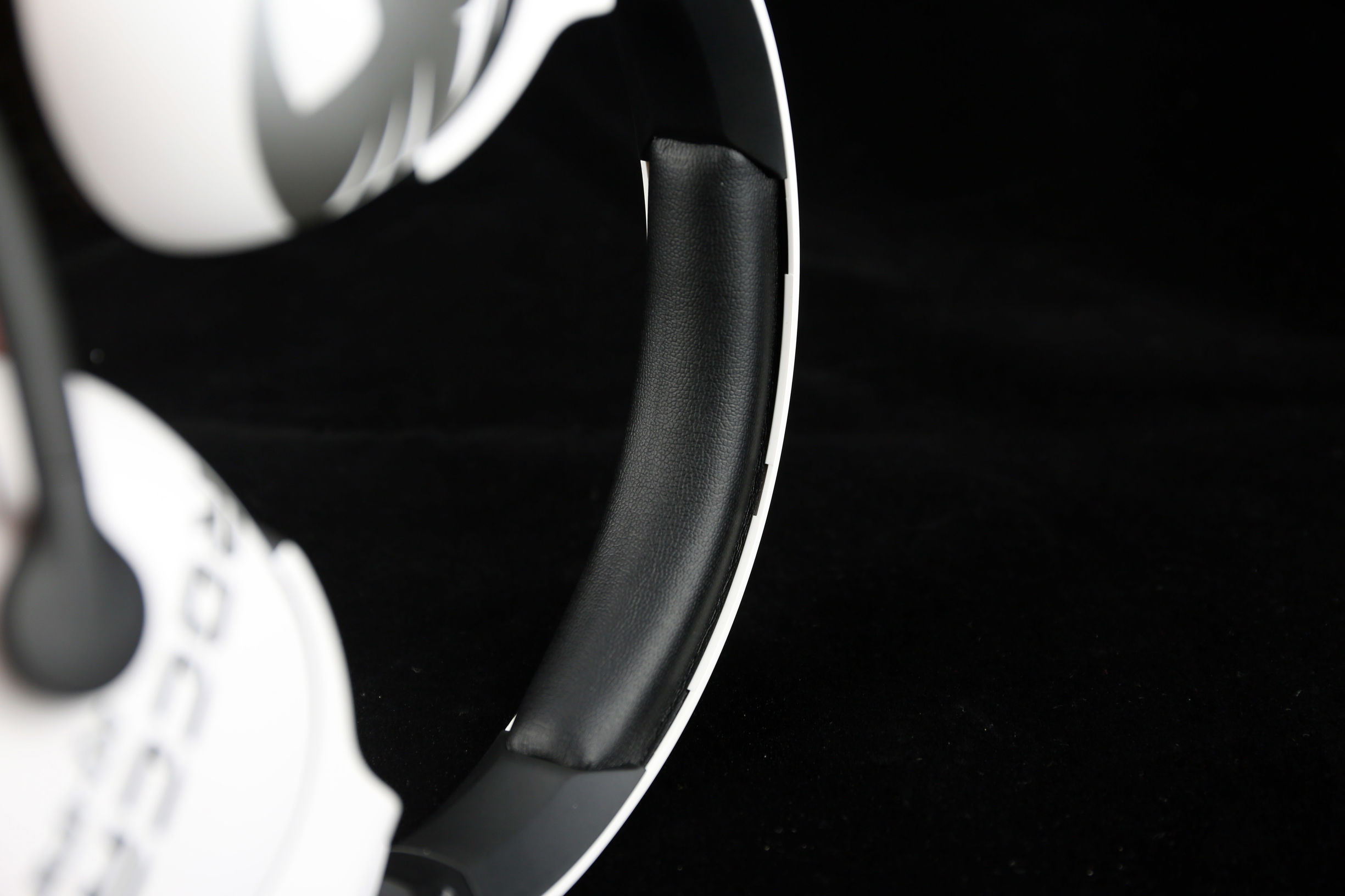 德国人出了一款吃鸡耳机，还有小金标认证！不得不服