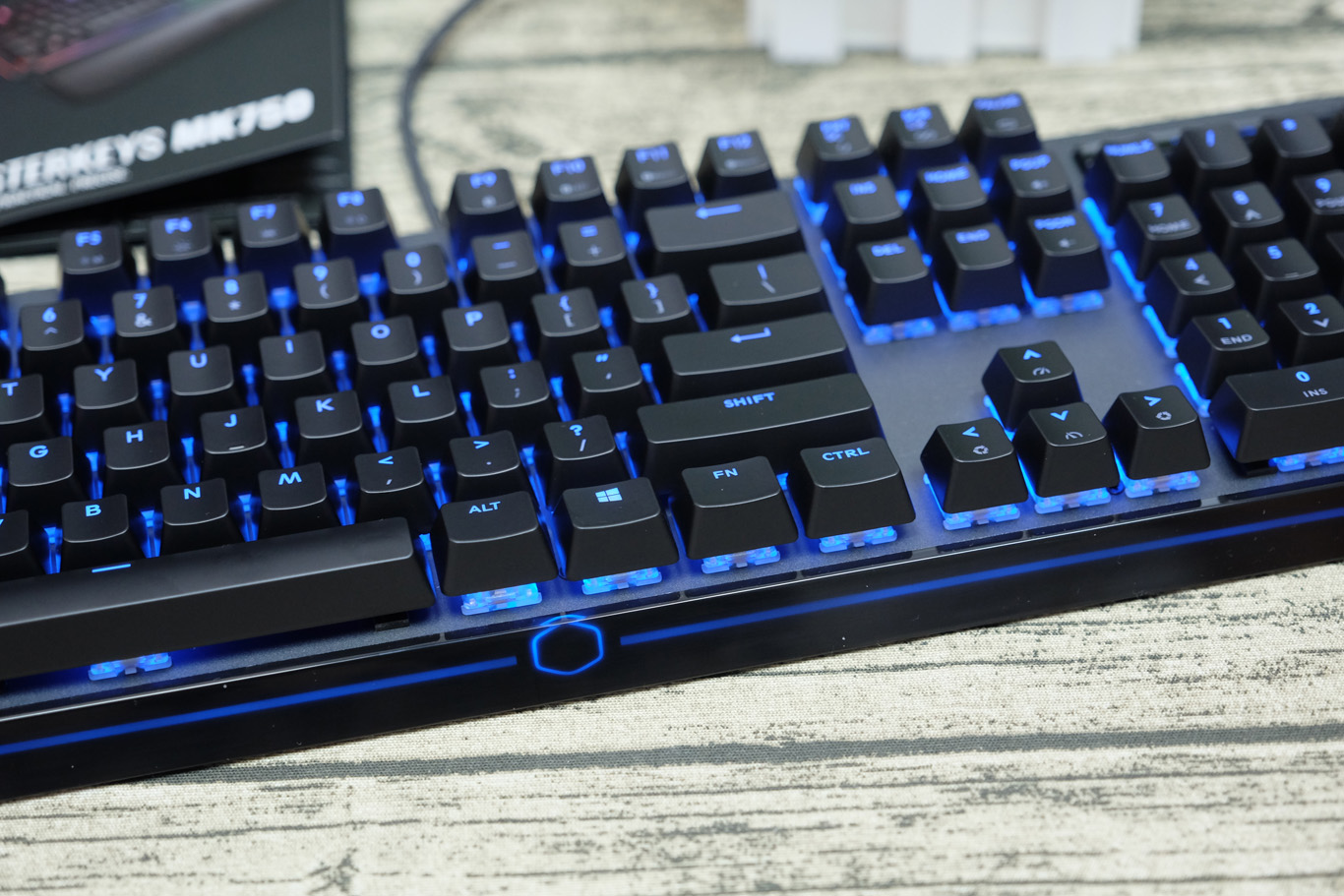 酷冷至尊单手机械键盘测评,酷冷至尊机械键盘测评