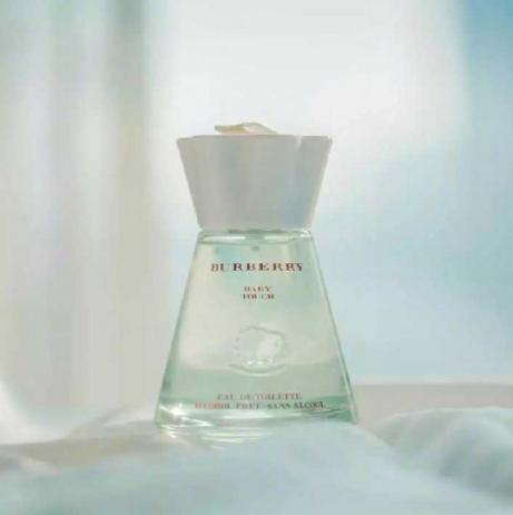 给人一种温柔清新洒脱的香水推荐,适合女孩子独特的香水