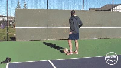 足球训练运球过人的教学,足球零基础传球训练方法