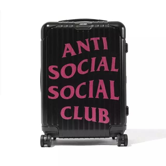 火炸天的羽绒服,rimowa新系列