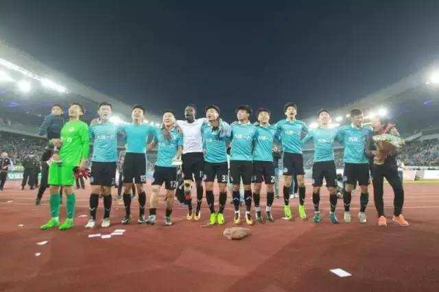 大连足球教练马林现在做什么,马琳大连足球场