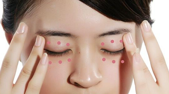 消除眼袋怎么正确用眼膜贴,消眼袋最有效的方法