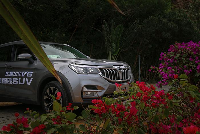 华晨中华轿车经典,华晨最新款车